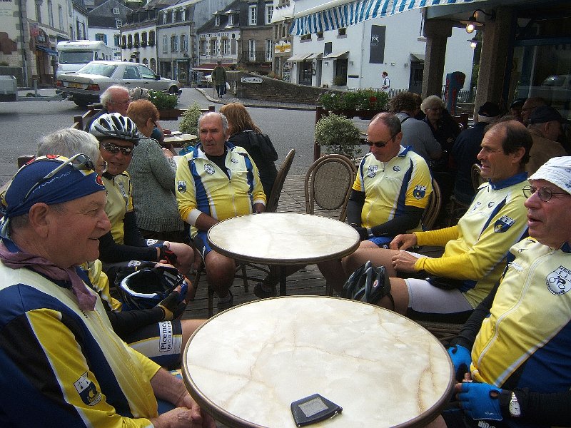 2010-06-12 10 04 Pont Aven le p tit cafe.JPG
